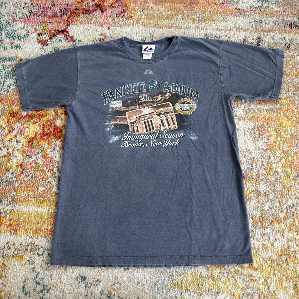 Vintage 2009 Yankee Stadium Inaugural Season T-Shirt Mens M Majestic MLB